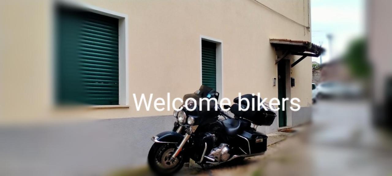 B&B Gardasee カステルヌオーヴォ・デル・ガルダ エクステリア 写真